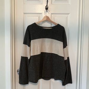 CJLA sweater size Large